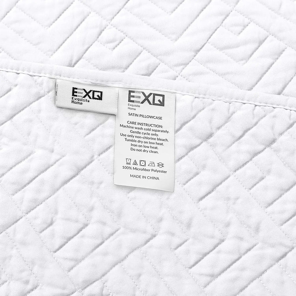 Full/Queen Size 3-Piece Lightweight White Quilt Set with Square Pattern Bedspread and 2 Pillow Shams for All Seasons