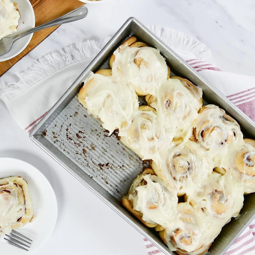 Bakeware 9 x 13 Inch Rectangular Cake Pan with Nonstick Quick Release Coating, Aluminized Steel